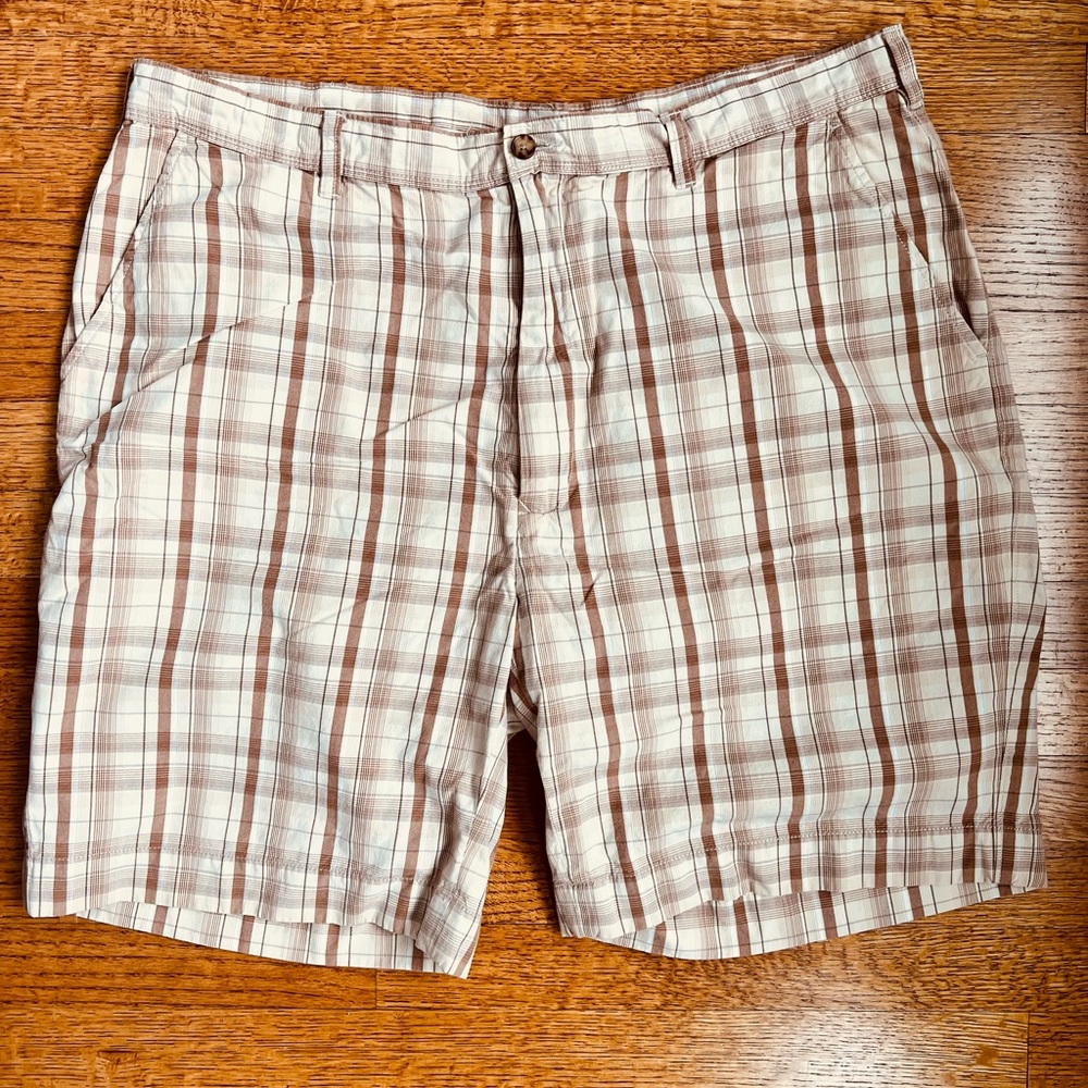 JOS A BANK PLAID SHORTS
